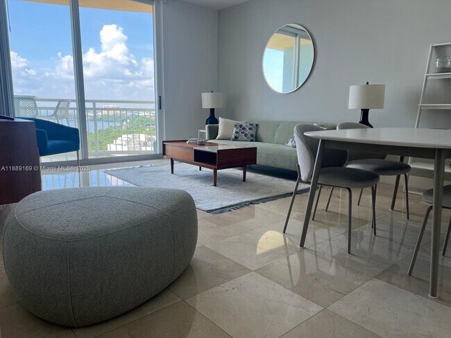 Primary Photo - 2475 Brickell Ave