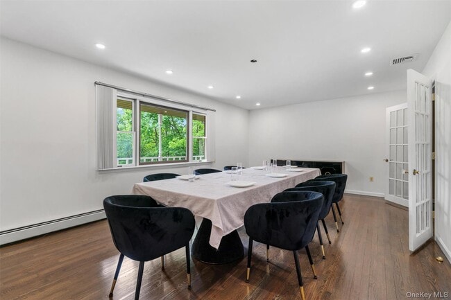 Building Photo - 14 Cheesecote Ct