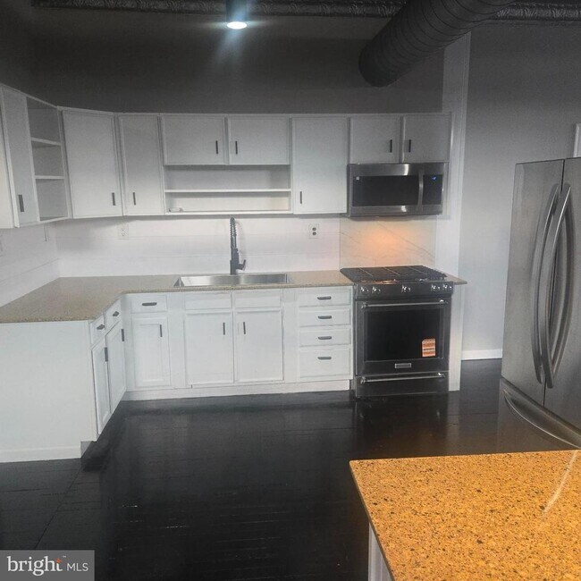 Building Photo - 19 W Main St