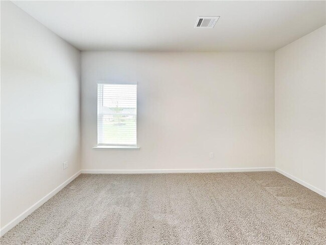 Building Photo - 905 Hesston Dr