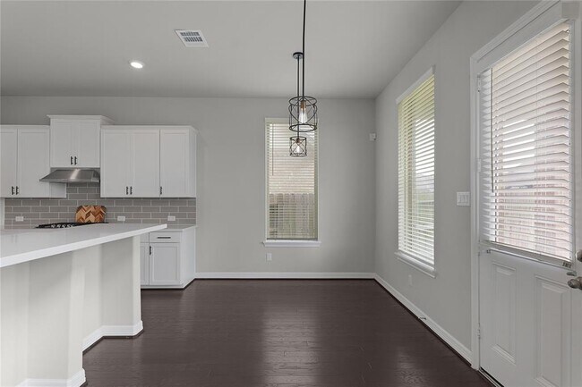 Building Photo - 6026 Lake Bridge Ln