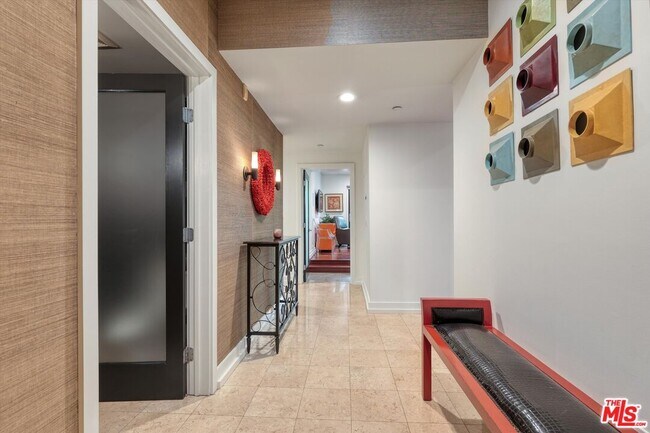 Building Photo - 130 N Swall Dr
