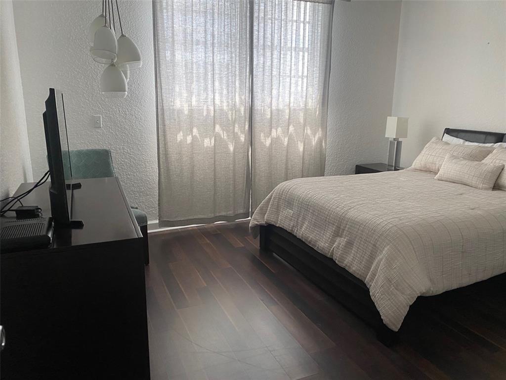 Building Photo - 4001 S Ocean Dr