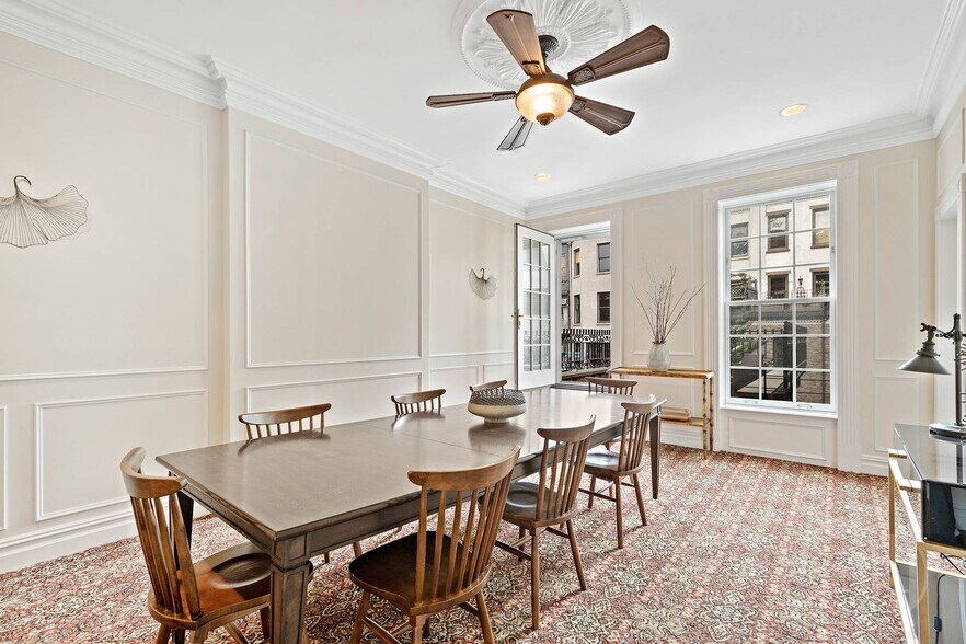 Building Photo - 31 W 84th St