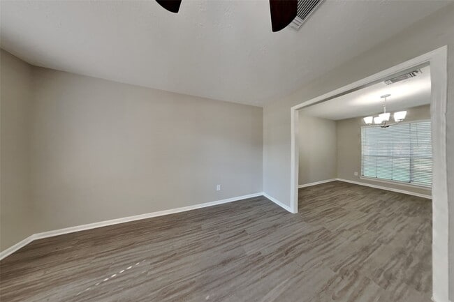 Building Photo - 8415 Sparkling Springs Dr