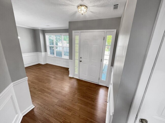 Building Photo - 1926 Leacroft Ct