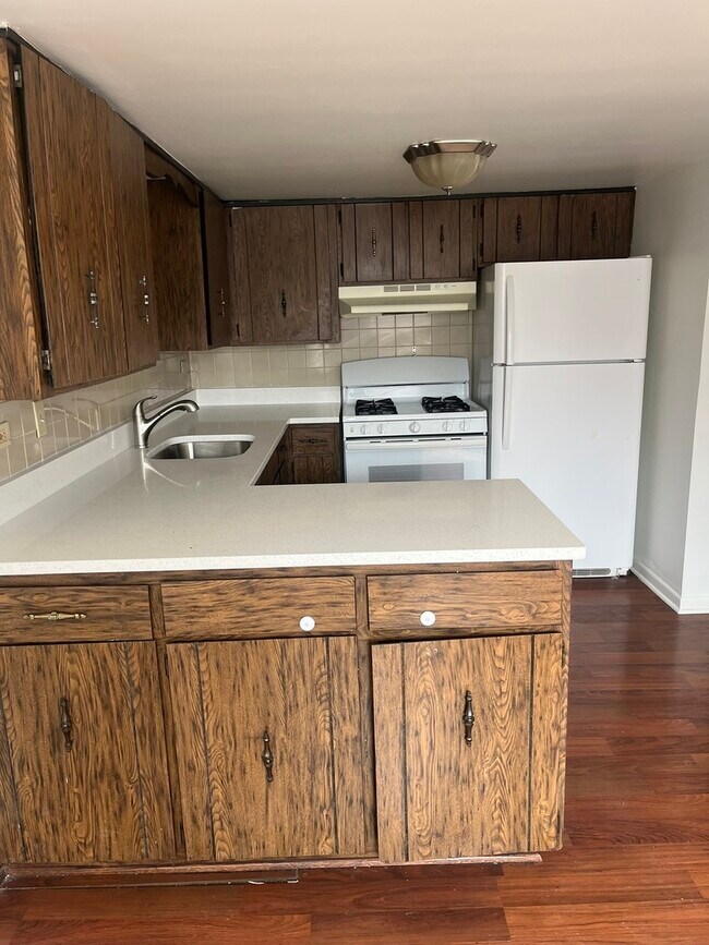 Building Photo - 7919 S 83rd Ct