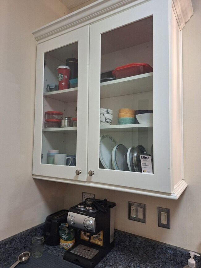 Building Photo - One level living in NorthWest Knoxville