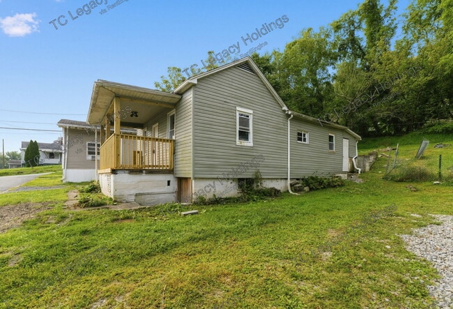 Building Photo - 1745 Fairmont Ave