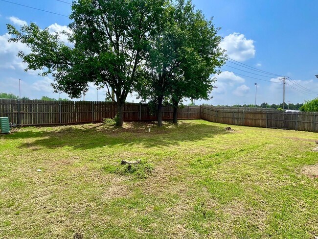 Building Photo - Spacious 3 bed 2 bath in Edmond!