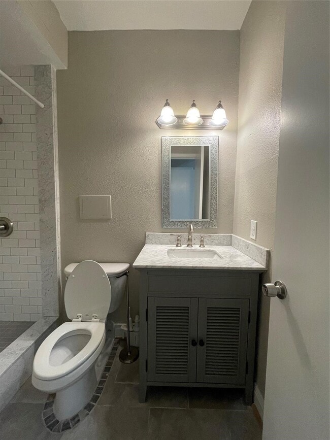 Building Photo - 5000 Milwee St