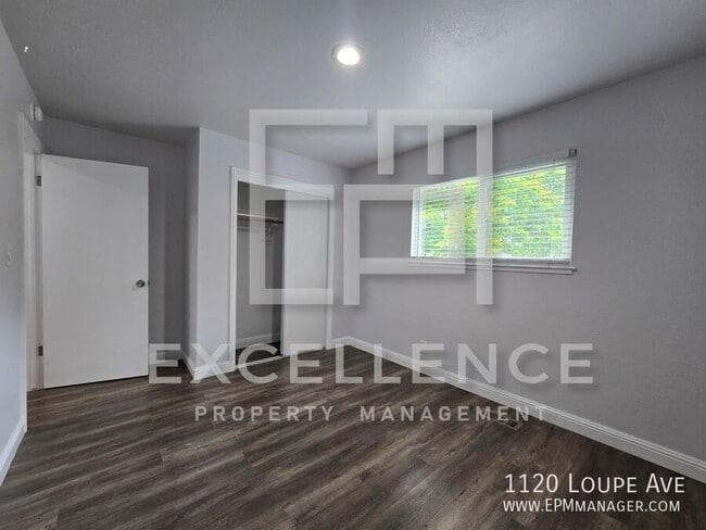 Building Photo - 1120 Loupe Ave