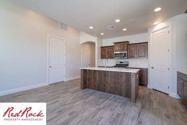 Building Photo - Single-Level Home in Hurricane With an Attached Casita!