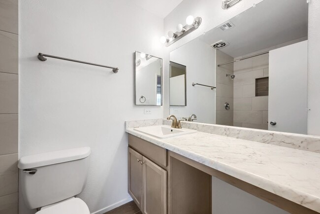 Building Photo - Don't Miss This Charming 3 bed - 2 bath Newly Renovated Home!
