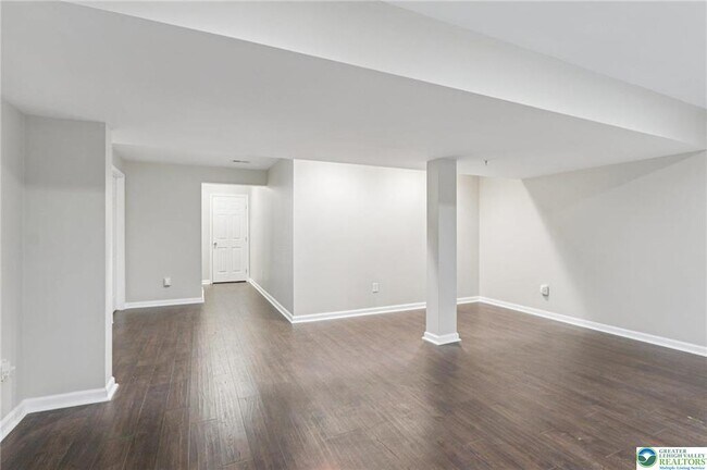 Building Photo - 270 Milkweed Dr