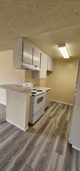 Building Photo - 10640 Colima Rd