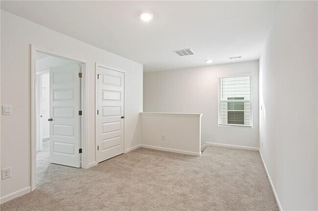 Building Photo - 6072 Knickerbocker St