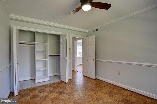 Building Photo - 6622 Boulevard View
