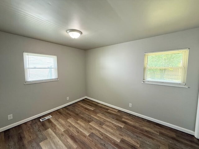 Building Photo - 3845 Delmont Dr
