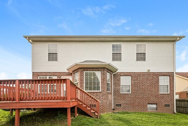 Building Photo - 2910 Iona Dr