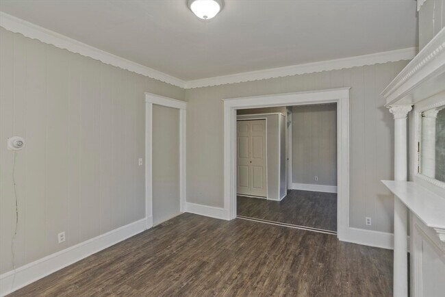 Building Photo - 116 Fort Pleasant Ave