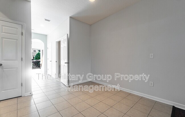 Building Photo - 710 Crystal Way