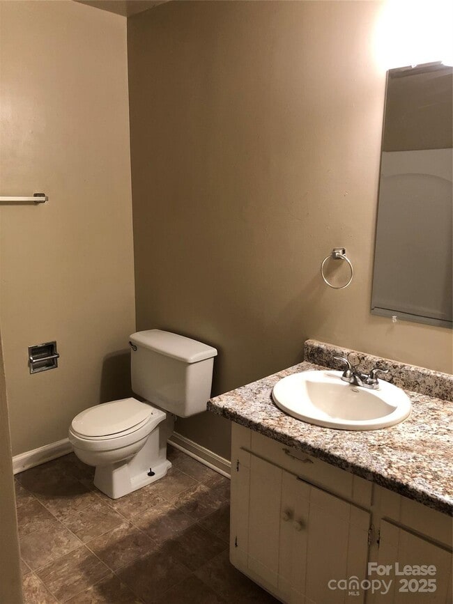 Building Photo - 355 Sunny Hill Dr