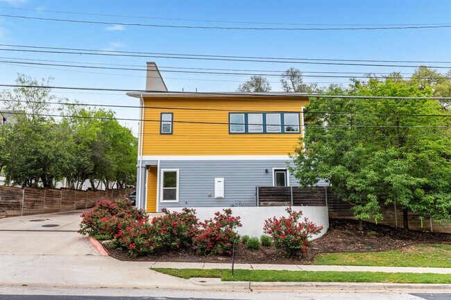 Building Photo - 404 W Alpine Rd