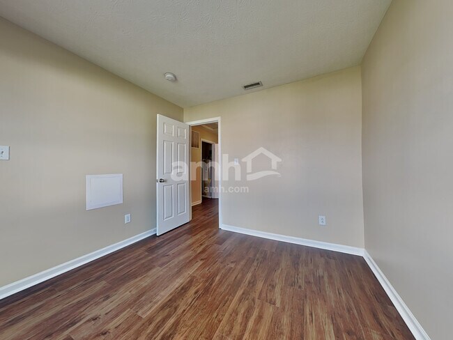 Building Photo - 4039 Tahoe Dr