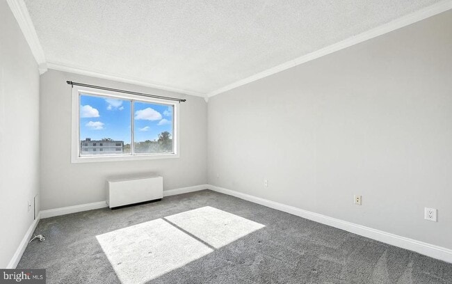 Building Photo - 2059 Huntington Ave