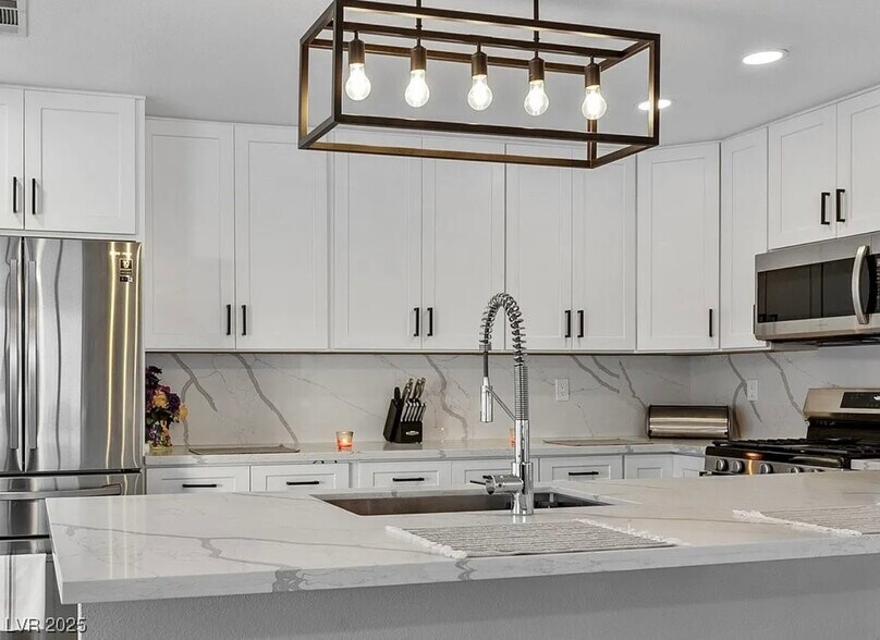 Kitchen - 2801 Willow Wind Ct