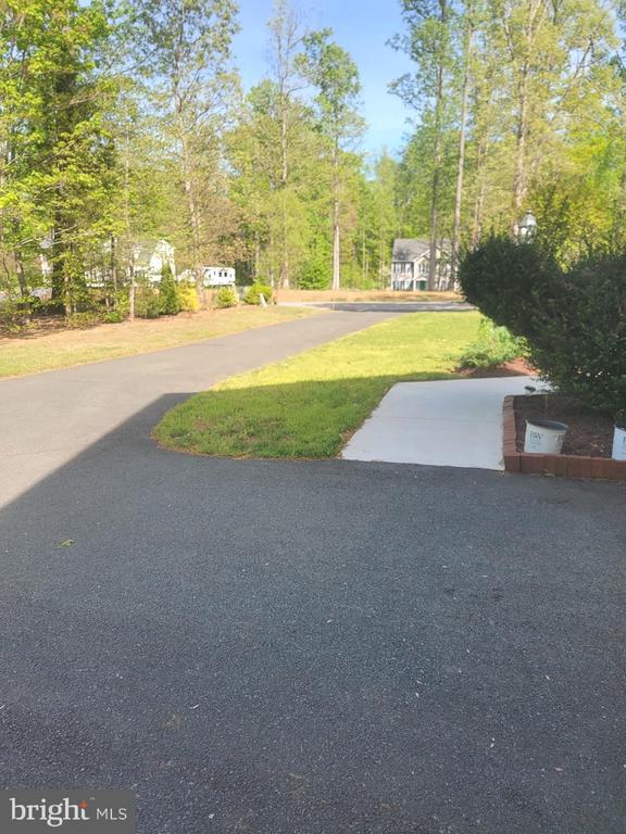 Building Photo - 440 Reedy Creek Rd