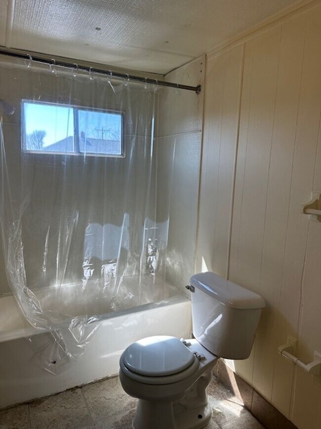 Building Photo - 2729 Herr St