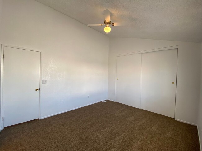 Building Photo - Great 2 Bedroom Home in Bullhead City!