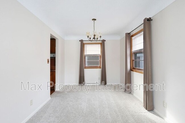 Building Photo - 3300 Bel Aire Rd