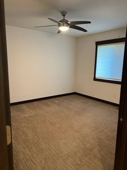 Building Photo - 1101 Linden Drive Unit 5