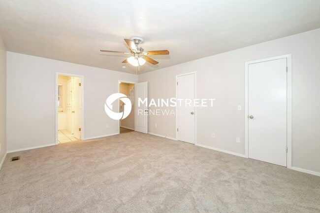 Building Photo - 4 Bedroom Pet-Friendly Home in EDMOND, OK with Main Street Renewal