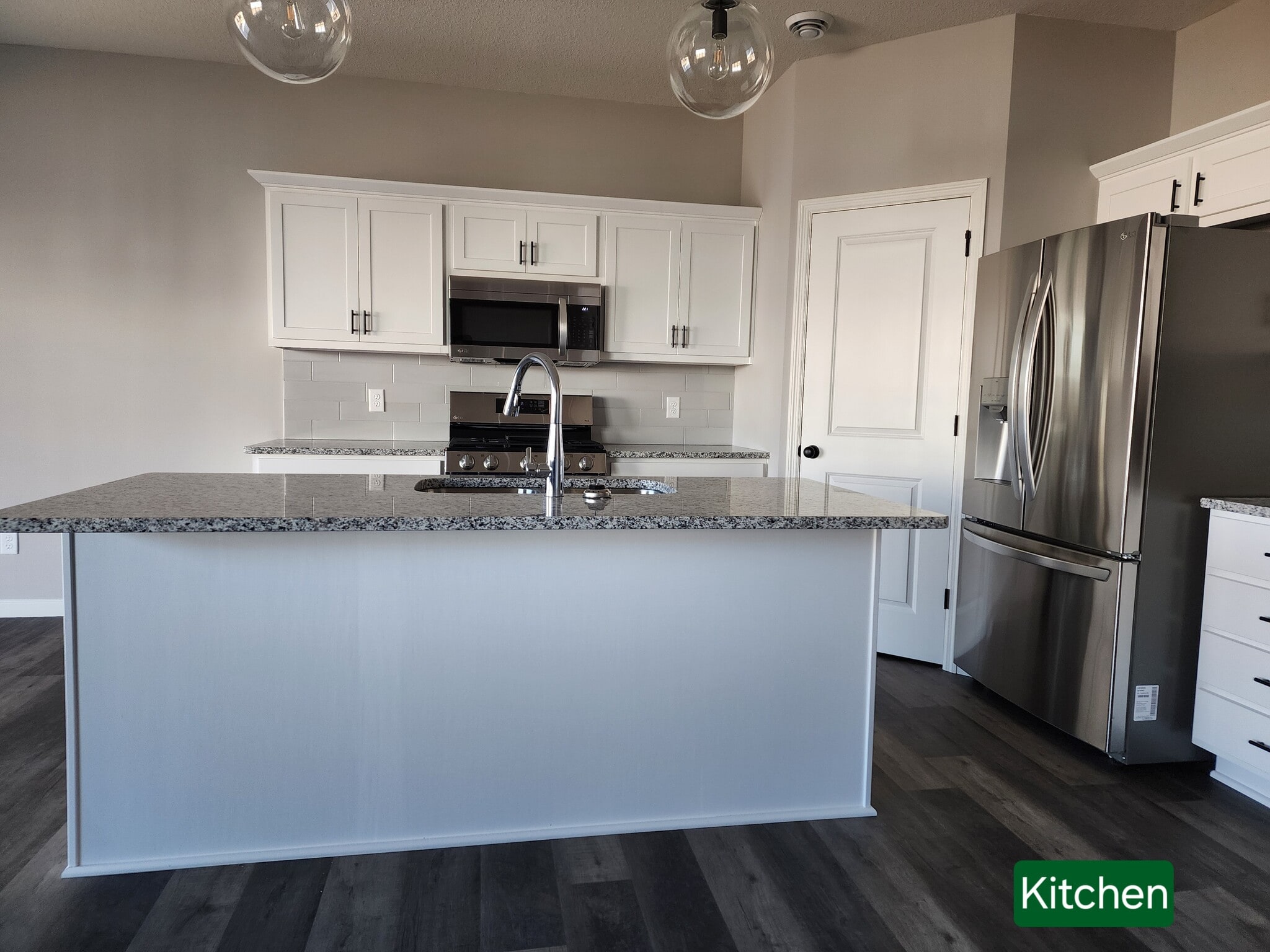 Building Photo - 10229 Goodview Cir S