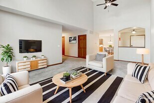 Building Photo - 2456 Wilton Ln