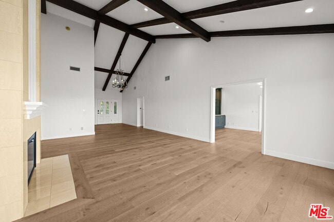 Building Photo - 6024 Paseo La Vista