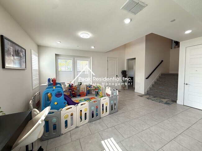 Building Photo - 3535 Heron Ct
