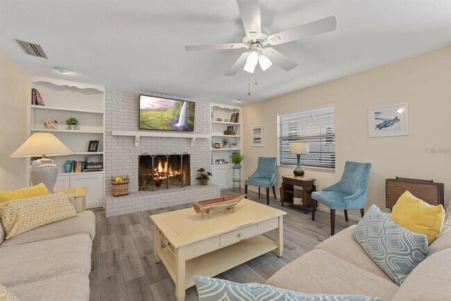 Building Photo - 1895 Buccaneer Cir