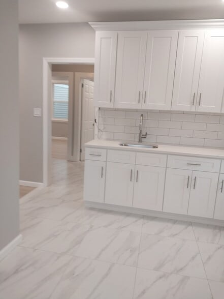 beautiful brand new kitchen - 137 Chestnut Ave