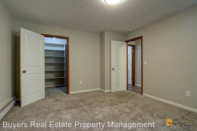 Building Photo - 3 br, 2 bath House - 7213 Foxridge Circle #1