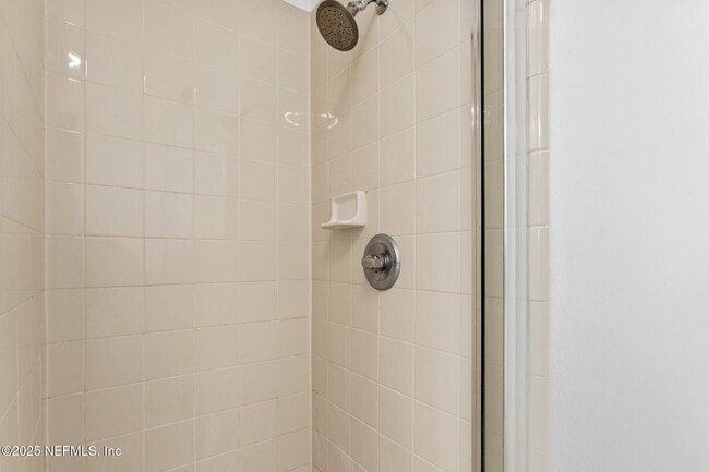 Building Photo - 3265 Woodglen Dr