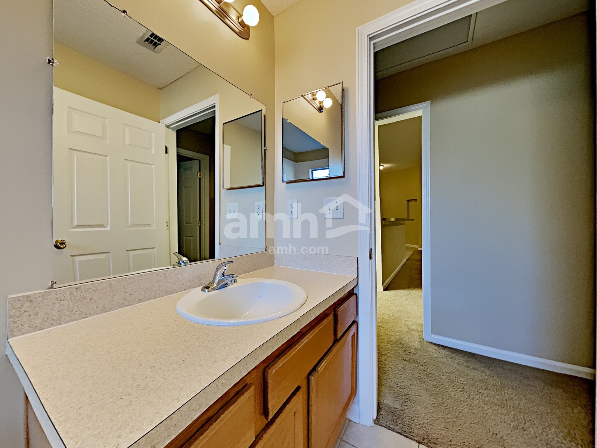 Building Photo - 3266 Woodglen Dr