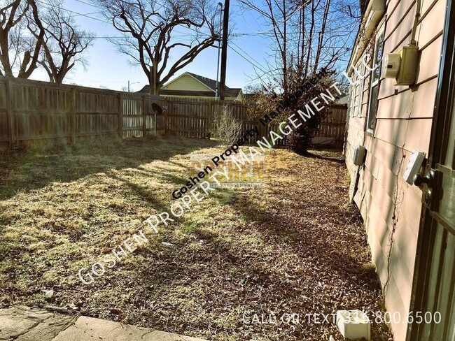 Building Photo - 3 Bedroom 1 Bath located Northeast Wichita...