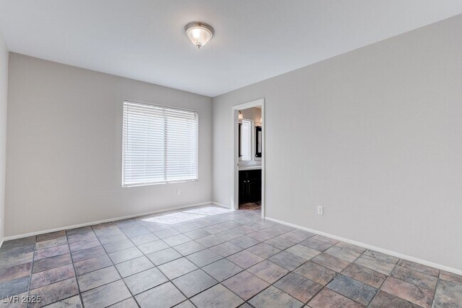 Building Photo - 8408 Bay Point Dr