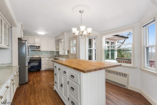 Building Photo - 145 Highview Terrace