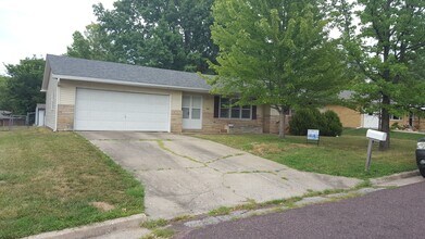 Building Photo - Updated 2 bd, 1.5 ba house, Parkade Sub., hardwoods, 5 min. from 70, fenced, avail now